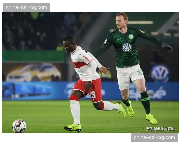 即时:海登海姆vs门兴比赛因球迷投掷烟火中断15分钟 即时:海登海姆vs门兴比赛因球迷投掷烟火中断15分钟