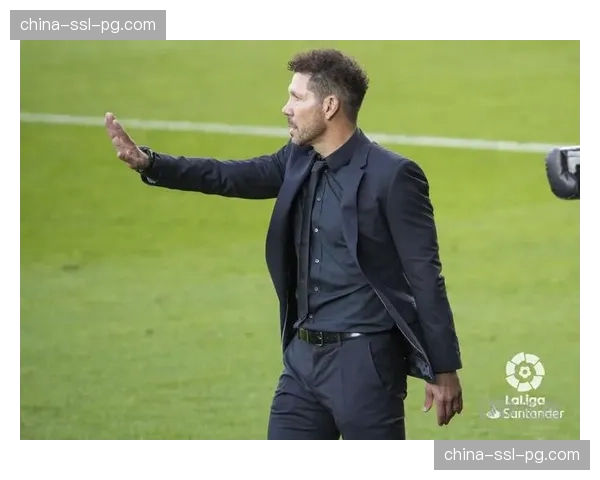 通讯:从濒临降级到安全上岸,主帅帕科-洛佩斯如何带领格拉纳达成功保级 通讯:从濒临降级到安全上岸,主帅帕科-洛佩斯如何带领格拉纳达成功保级