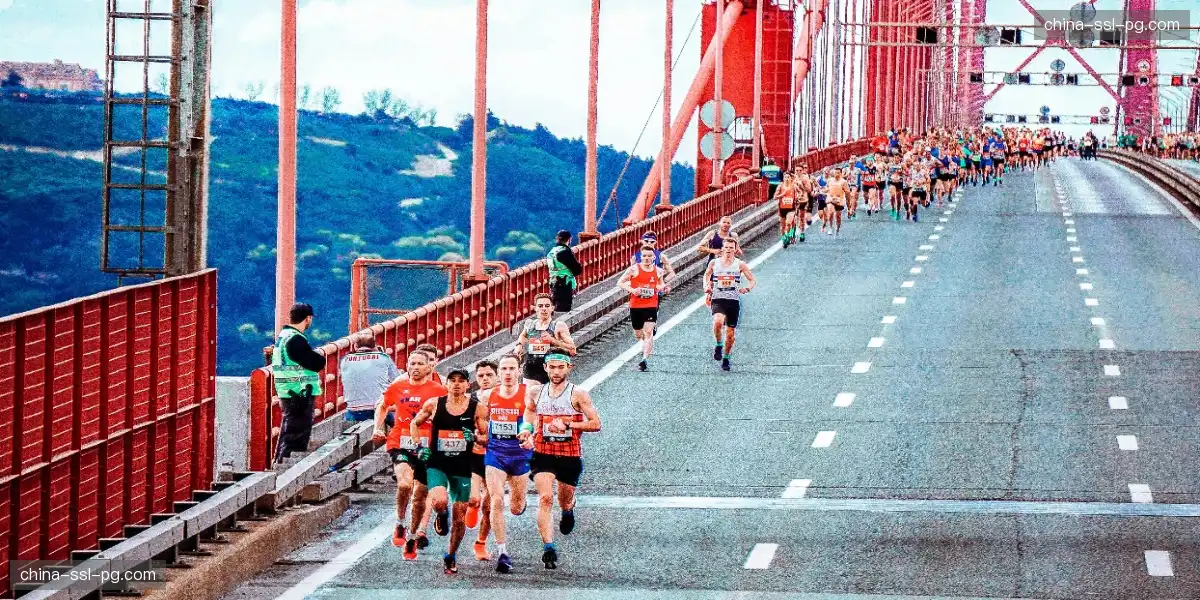 🏸 选手比赛间隙为小球迷擦泪,铁汉柔情瞬间,热血共振全场!😢